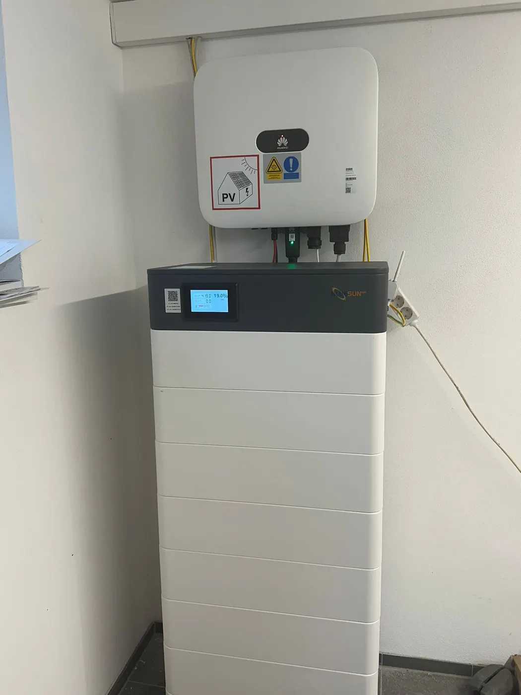 Bluesun &Ouml;sterreichisches Solarstromprojekt + Energiespeicherprojekt