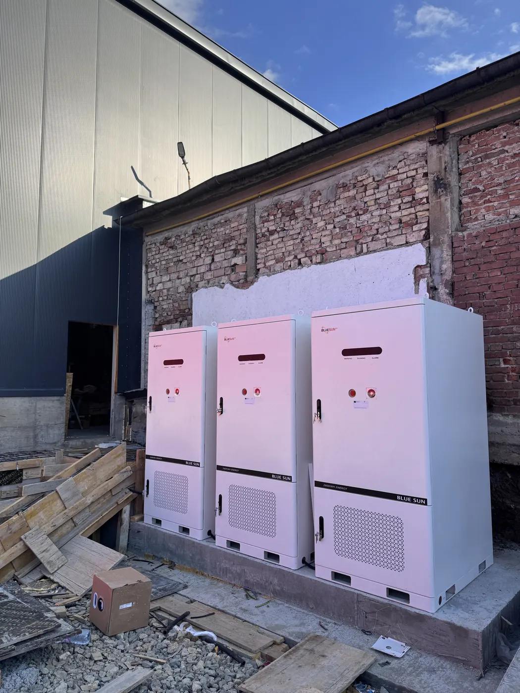 Bluesun Bulgaria grid-tied solar + energy storage project