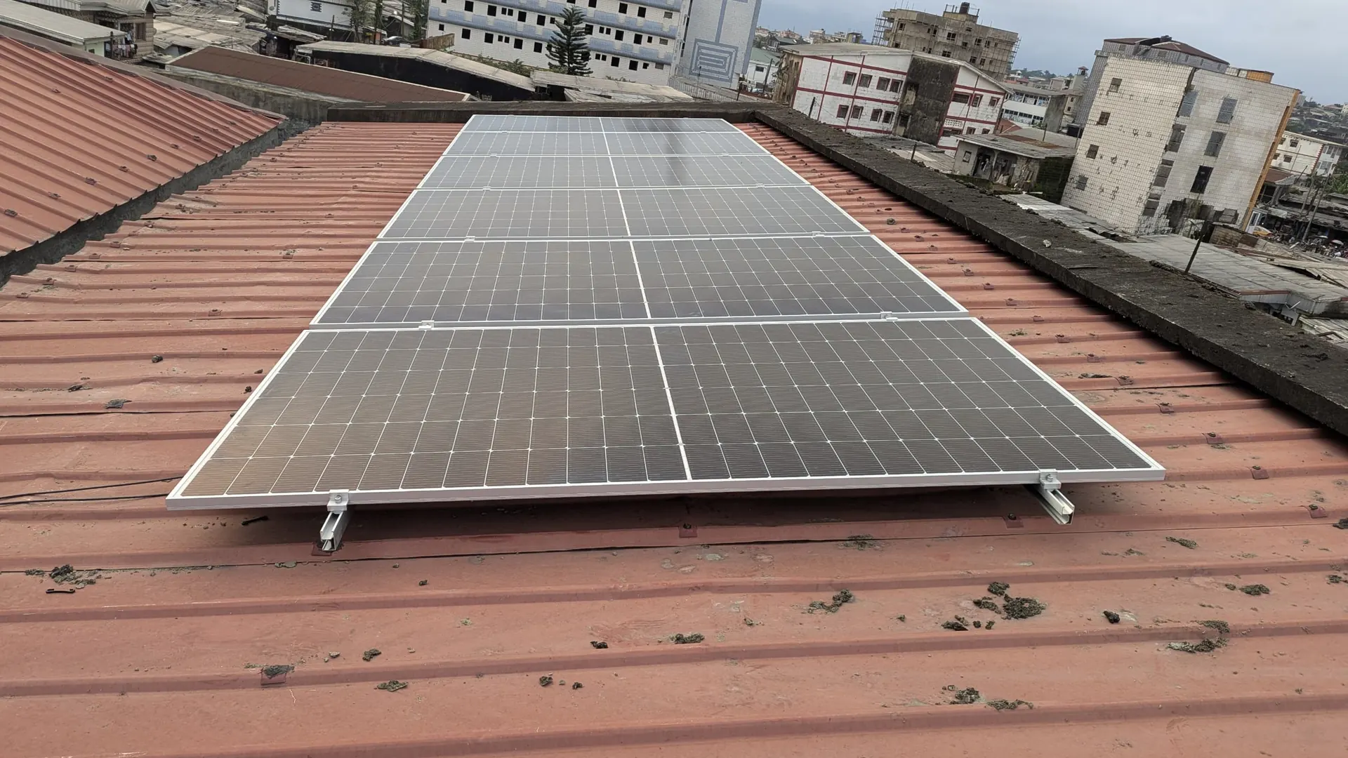 الكاميرون 8 KW للطاقة الشمسية خارج الشبكة