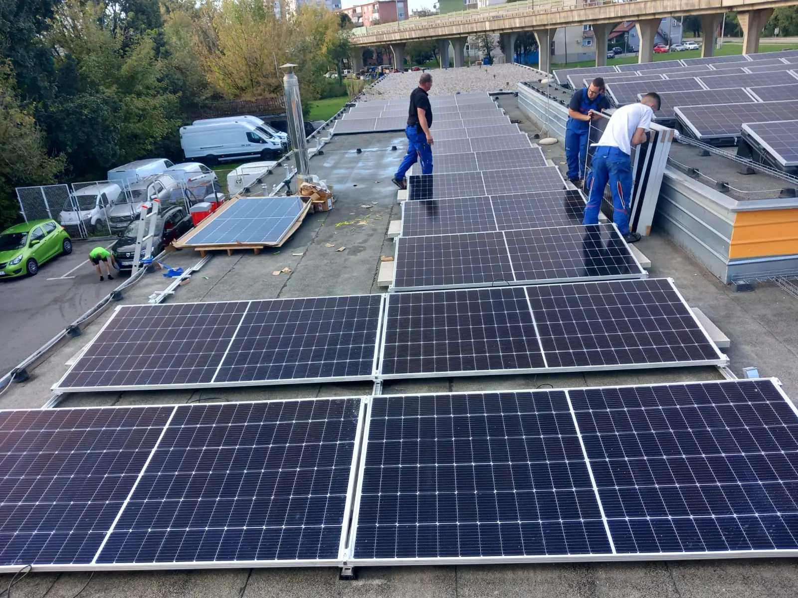 Bluesun έ&rho;&gamma;&omicron; &eta;&lambda;&iota;&alpha;&kappa;ή&sigmaf; &epsilon;&nu;έ&rho;&gamma;&epsilon;&iota;&alpha;&sigmaf; &Kappa;&rho;&omicron;&alpha;&tau;ί&alpha;&sigmaf; έ&rho;&gamma;&omicron;