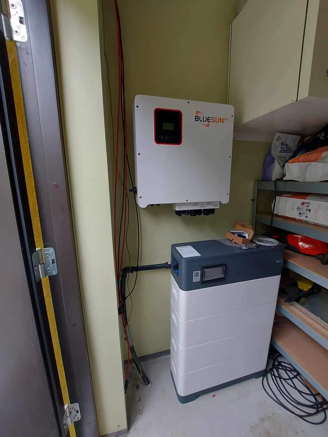 Proiectul de energie solară + stocare de energie Bluesun din Estonia