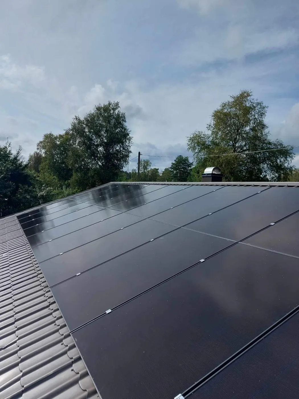 Proiectul de energie solară + stocare de energie Bluesun din Estonia
