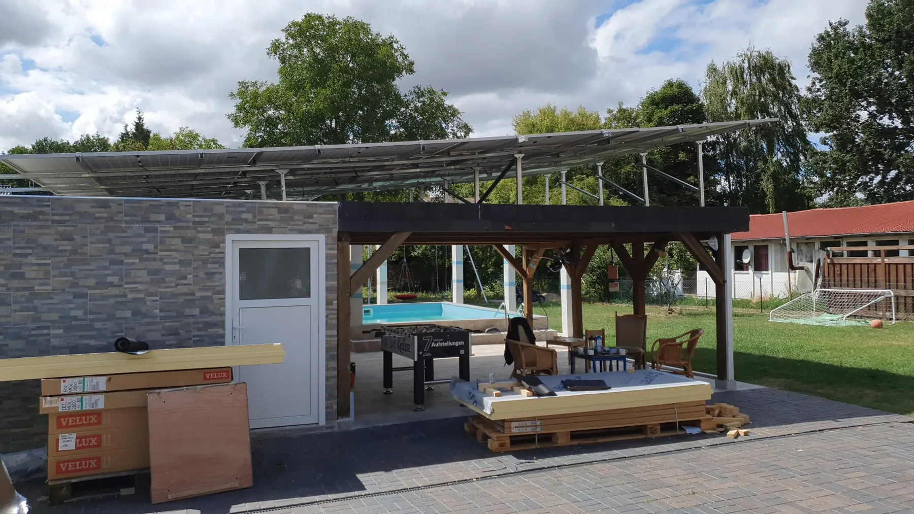 Bluesun Germany hybrid solar + energy storage project