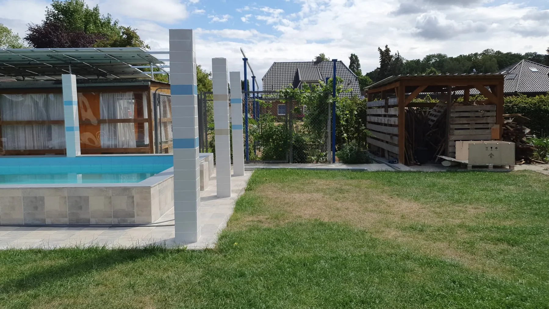 Bluesun Germany hybrid solar + energy storage project