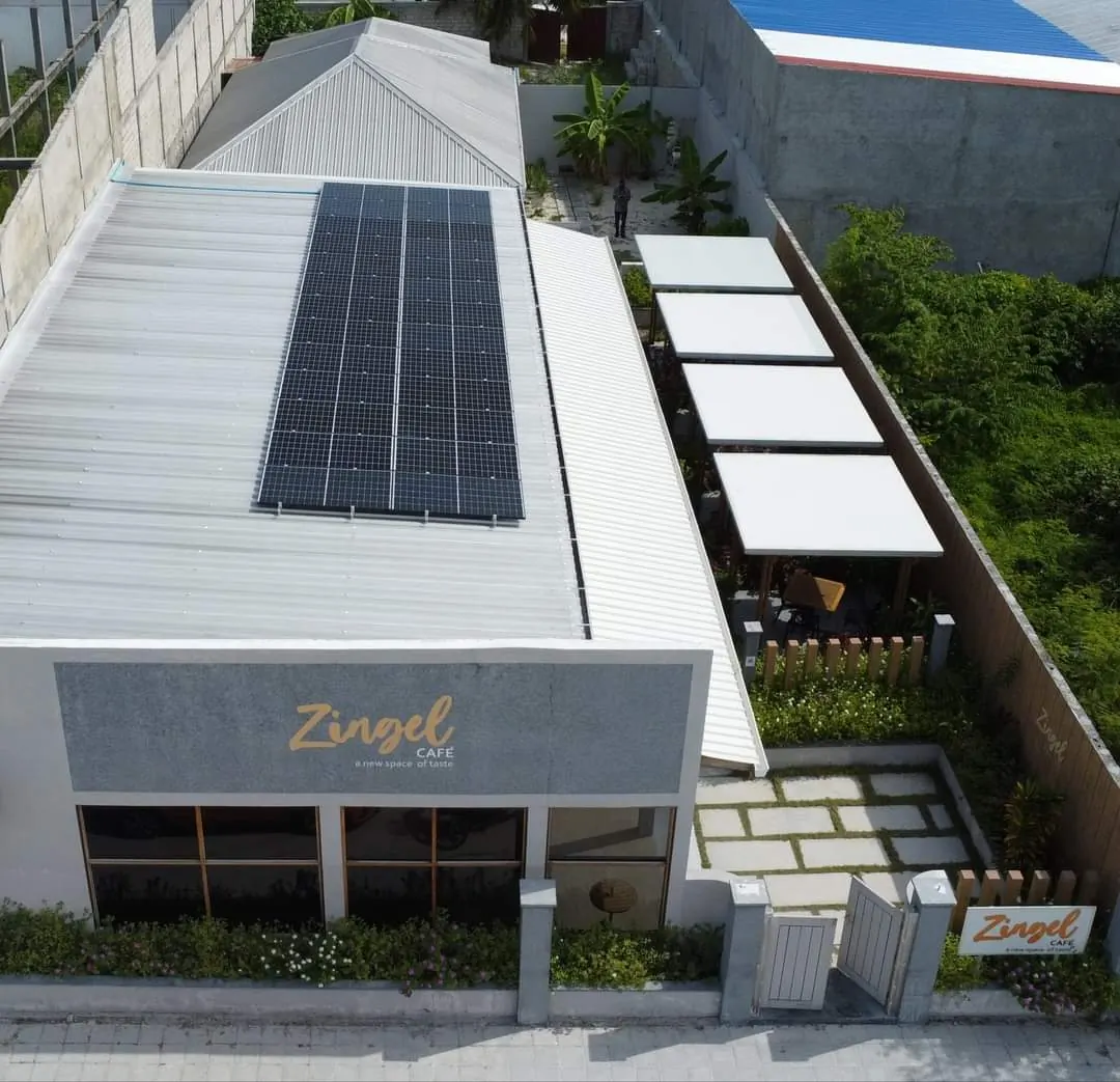 مشروع الطاقة الشمسية + تخزين الطاقة في المالديف 55 KW