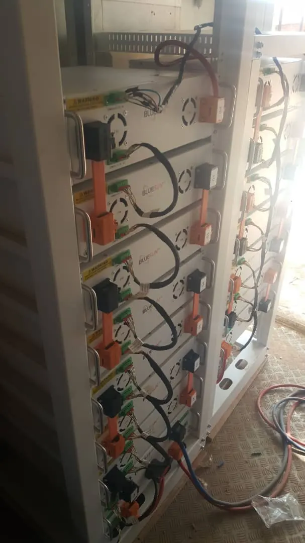 مشروع الطاقة الشمسية + تخزين الطاقة في مالي 400 KW