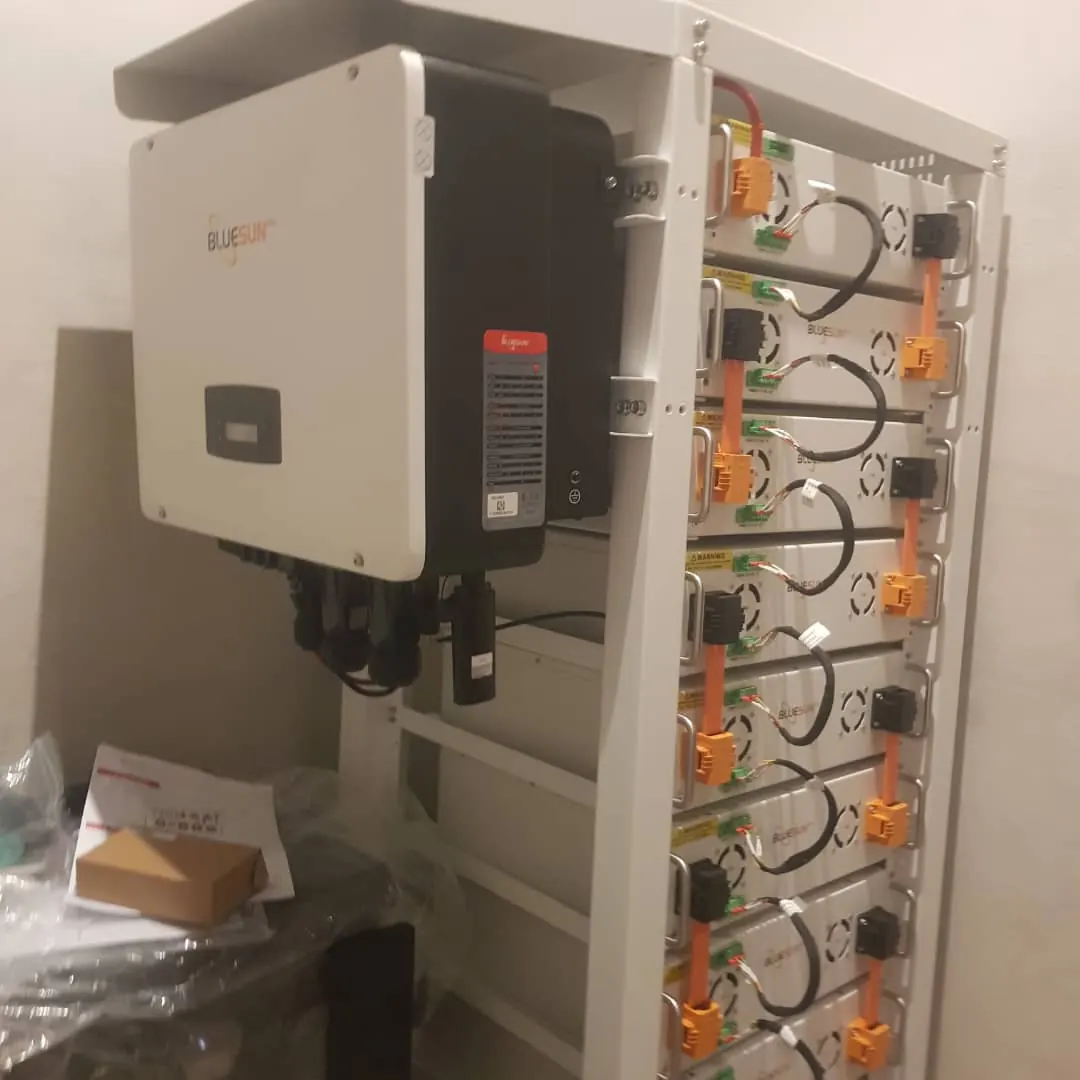 مشروع نيجيريا 30 KW للطاقة الشمسية + تخزين الطاقة