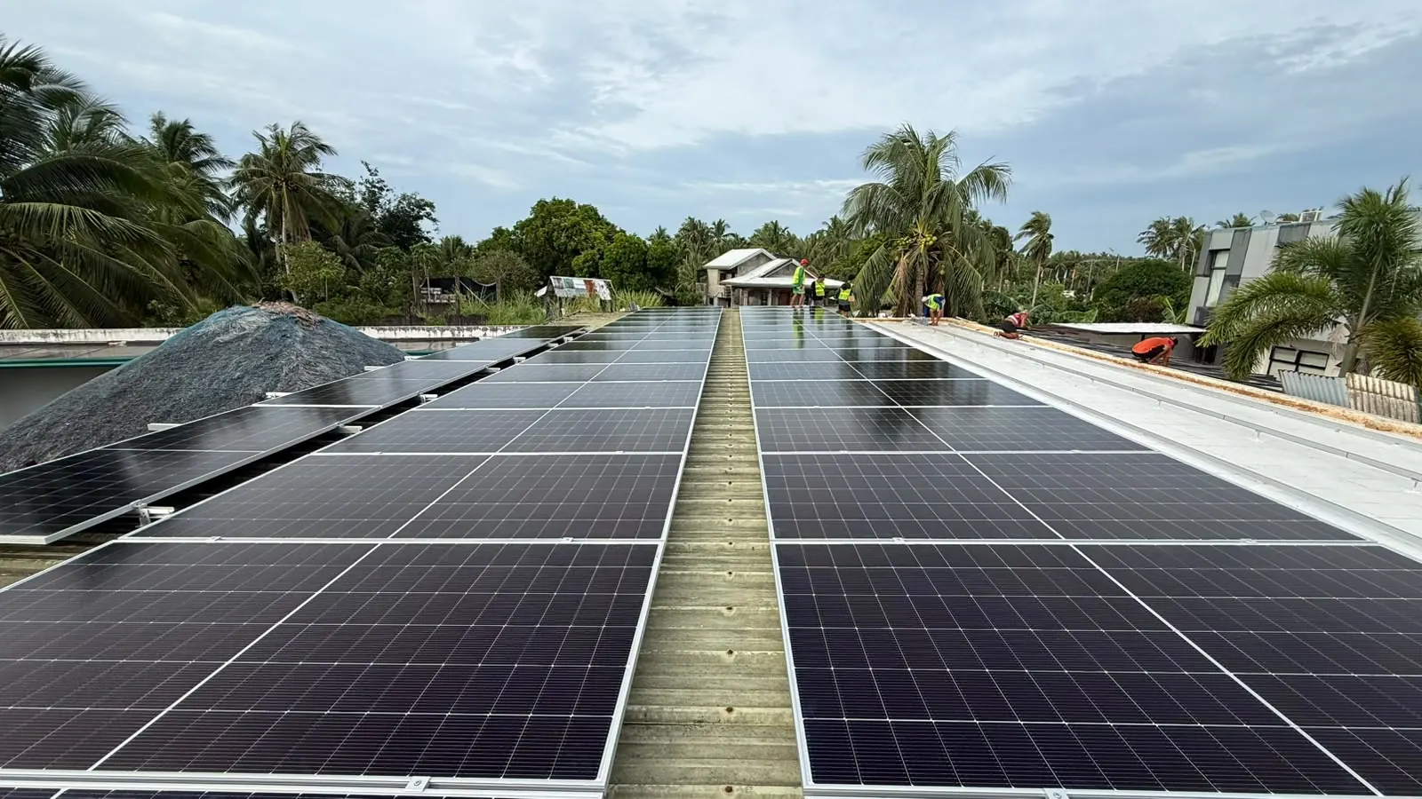 Bluesun Solarenergieprojekt auf den Philippinen + Energiespeicherprojekt