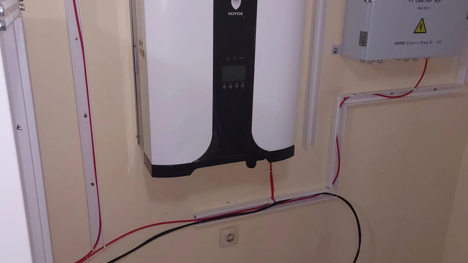 صربيا 20 KW الطاقة الشمسية خارج الشبكة + تخزين الطاقة