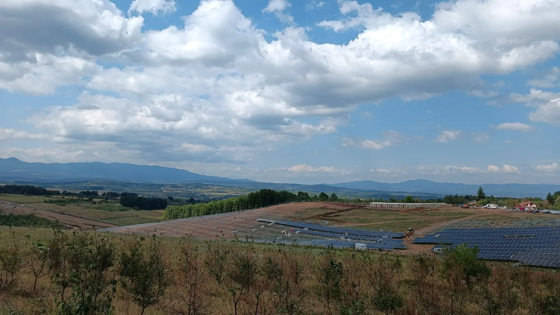 صربيا 8 MW توريد وحدات الطاقة الشمسية