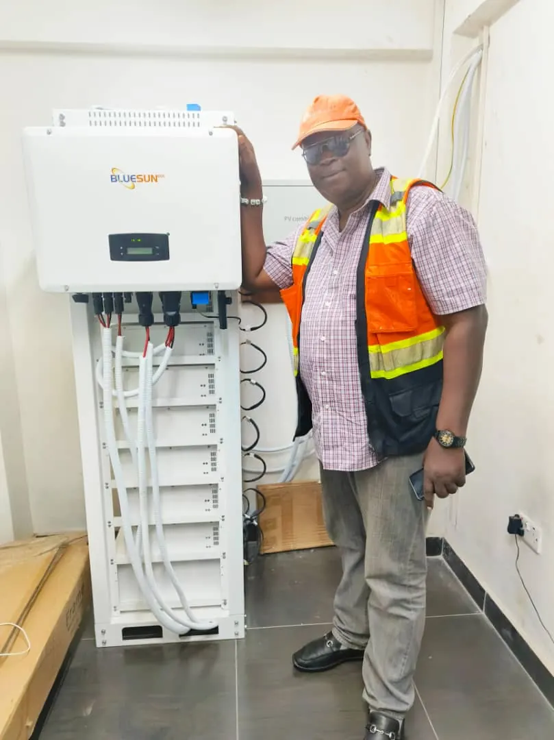 مشروع سيراليون 30 KW للطاقة الشمسية + تخزين الطاقة