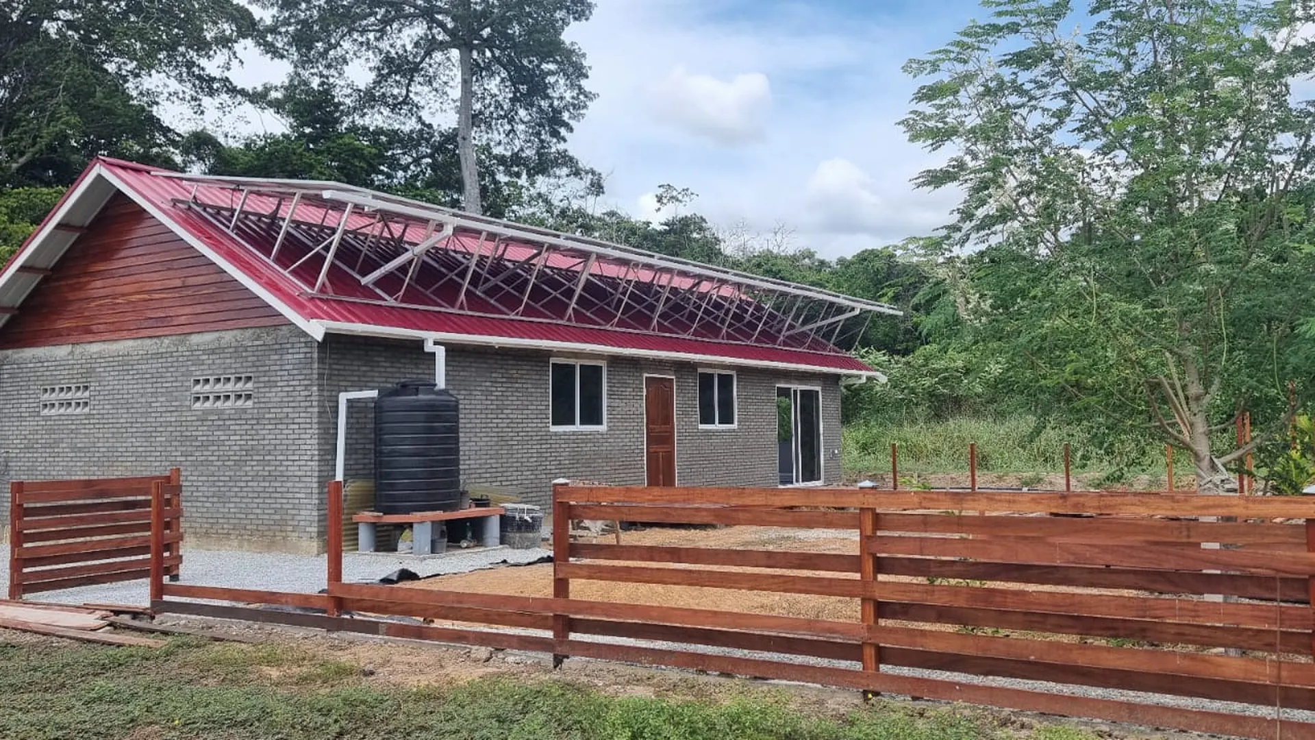 Suriname 8 KW Solar Energy Project + Energy Storage