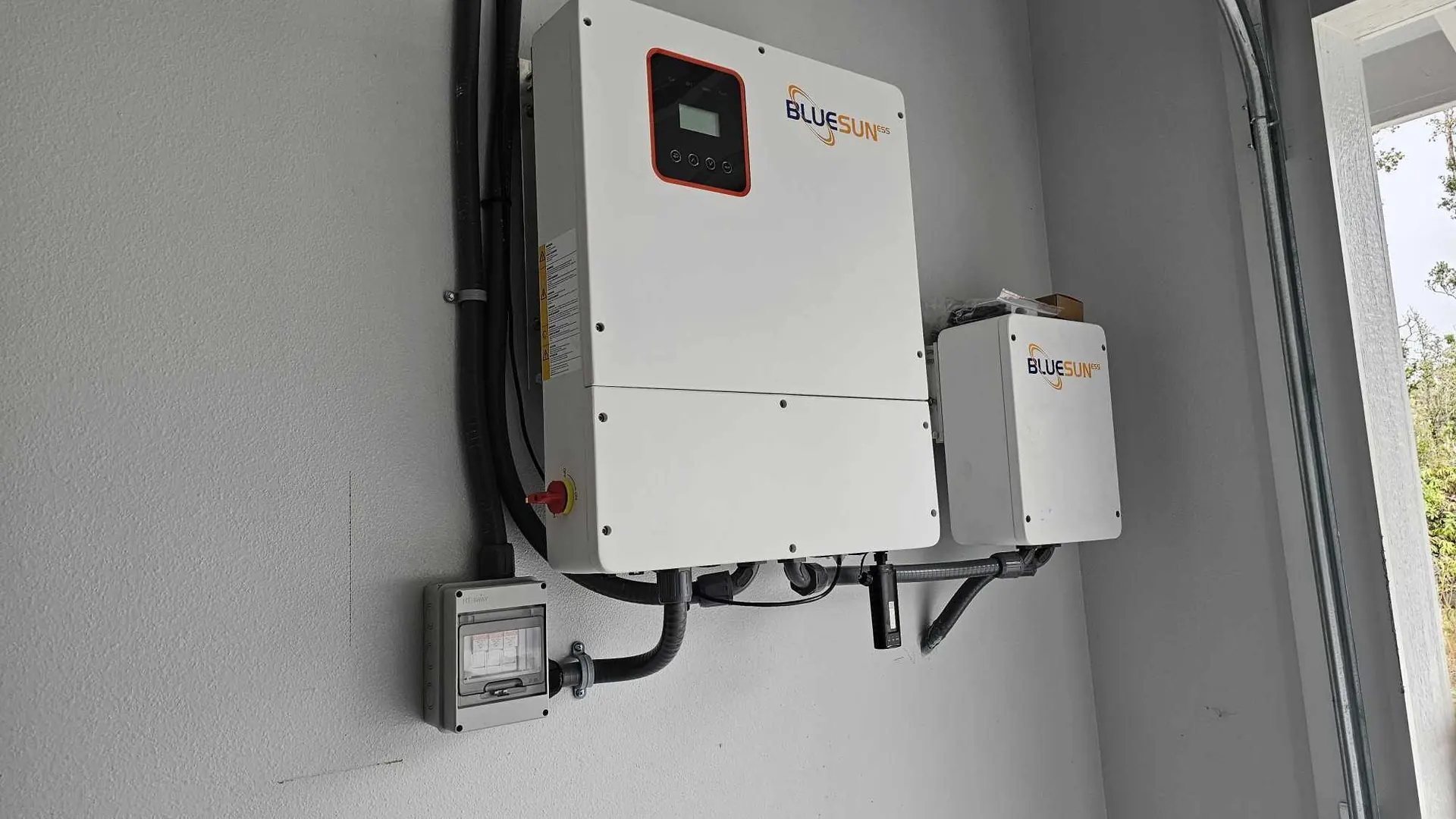 الولايات المتحدة 12 KW مشروع الطاقة الشمسية + تخزين الطاقة